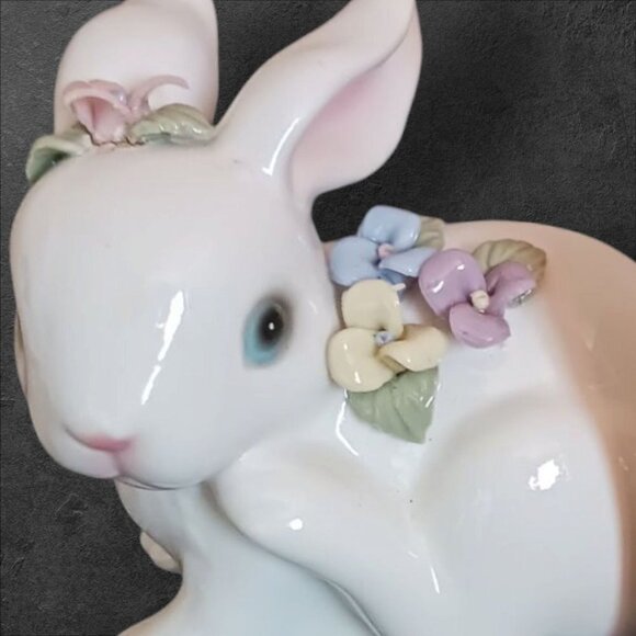 Burton & Burton Set Of 4 Porcelain Easter BunnIies Figurines With Pastel Floral - Picture 2 of 16